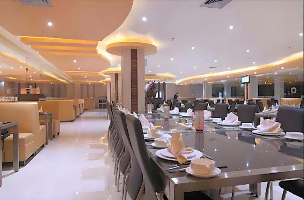 Aria Barito Hotel Банджармасин Экстерьер фото